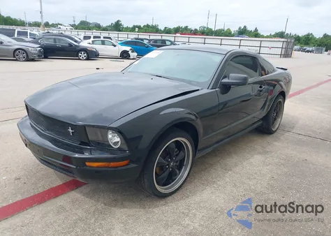 2007 Ford Mustang V6 Deluxe/V6 Premium z USA, uszkodzony, nr VIN 1ZVFT80N075329464